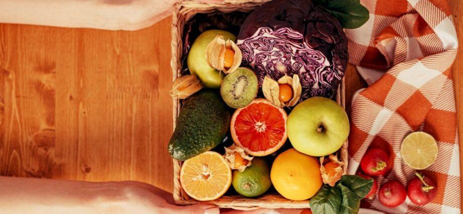 Monsoon Fruits For Weight Loss You Can Include In Your Diet